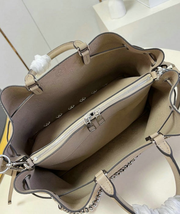 Louis Vuitton Hand It All MM