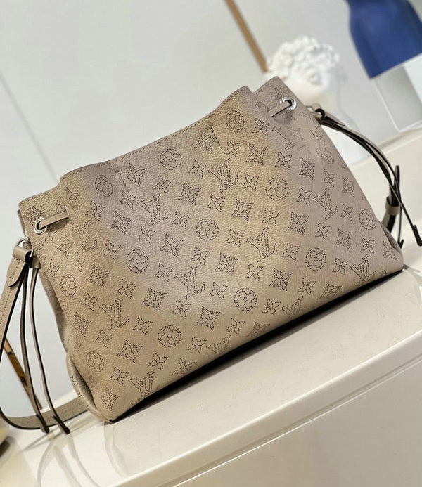 Louis Vuitton Hand It All MM